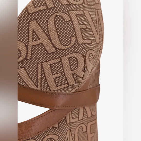 VERSACE BODICE TOP WITH ALLOVER LOGO
Style ID - Picture 11 of 16